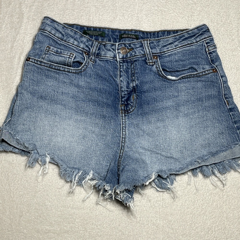 Wild Fable Light Wash Denim High Rise Asymmetrical Shorts Size 8 EUC
